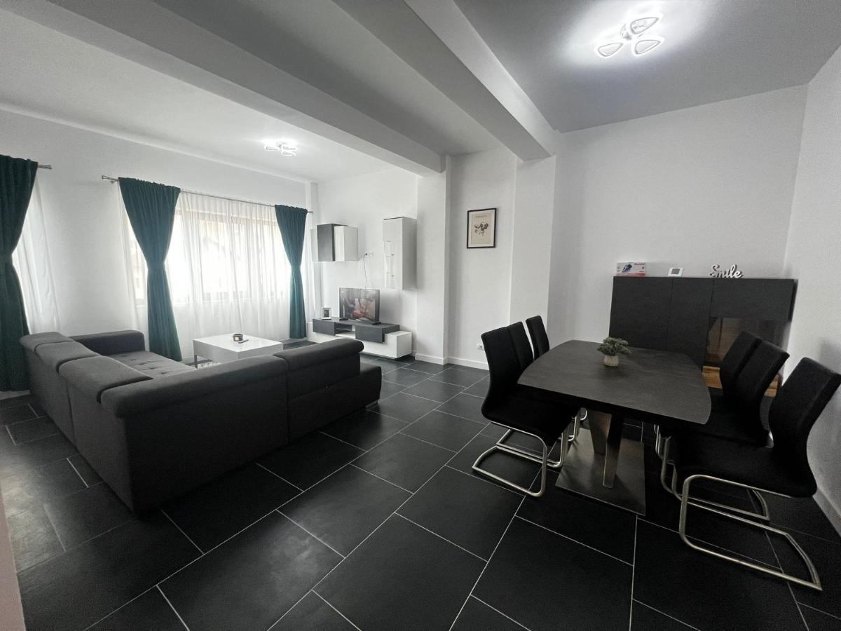 Marvellous Aparthotel With Master Apartments Suceava Eksteriør billede