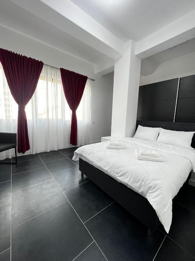 Marvellous Aparthotel With Master Apartments Suceava Eksteriør billede