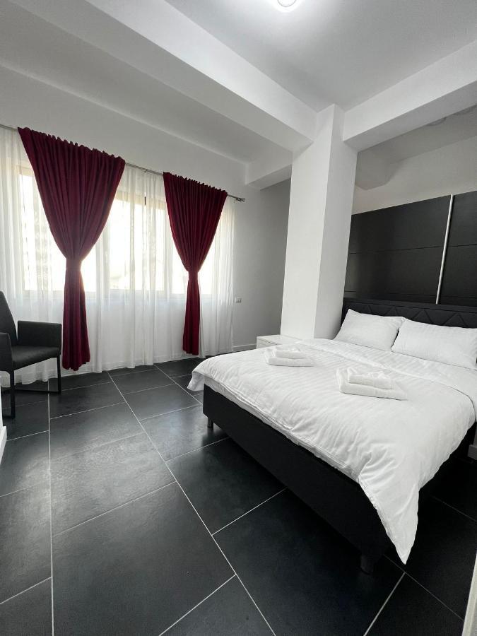 Marvellous Aparthotel With Master Apartments Suceava Eksteriør billede