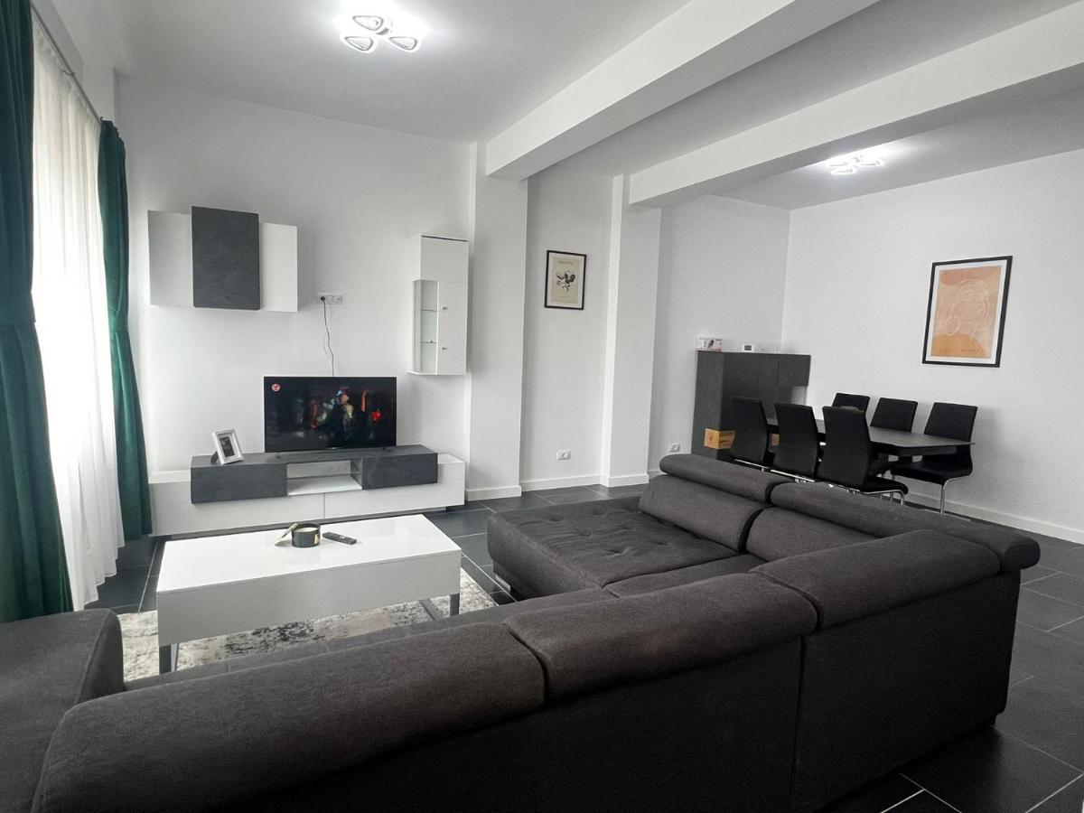 Marvellous Aparthotel With Master Apartments Suceava Eksteriør billede